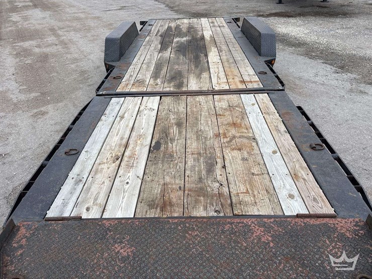 2017-load-trail-3.5-ton-t/a-equipment-tilt-trailer-image-7