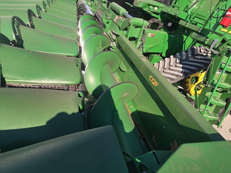 2021-john-deere-c12f-image-2