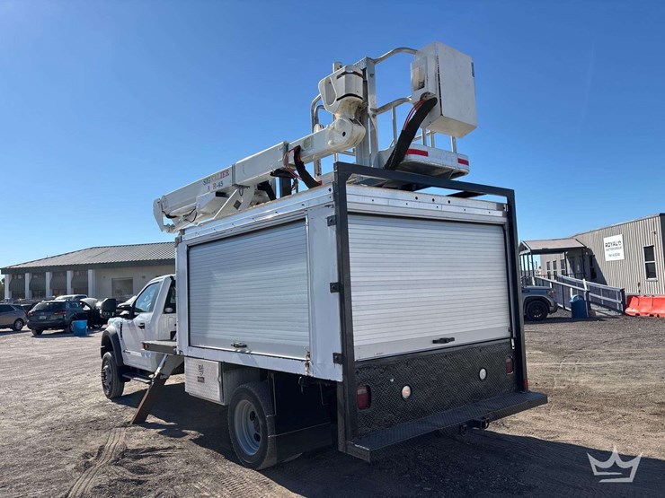 2017-ford-f550-image-8