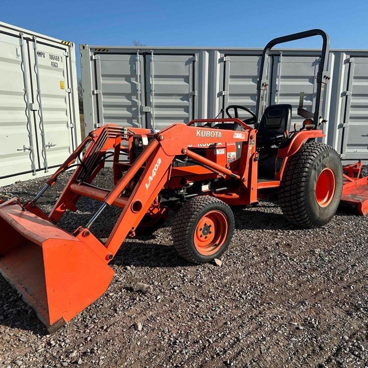 KUBOTA B7800