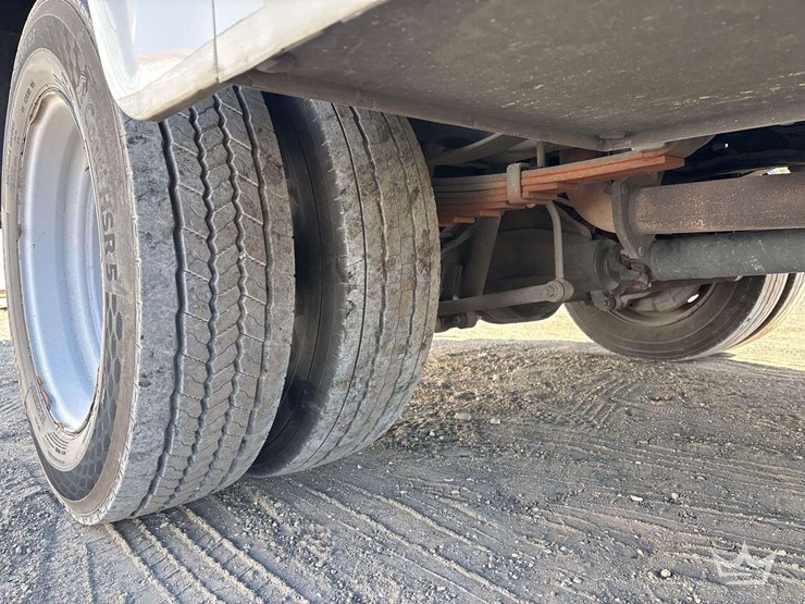 2017-ford-f550-image-24