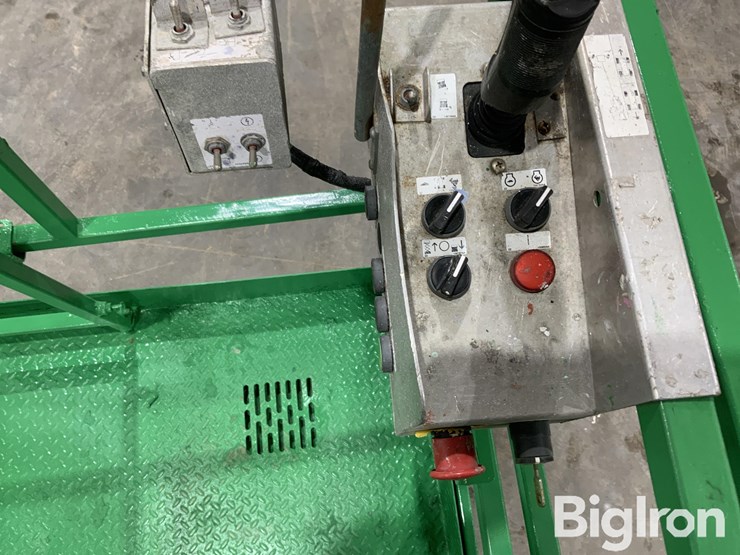 2016-skyjack-sj8841rt-image-11