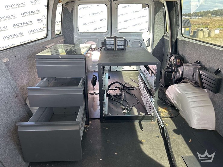 2006-ford-cargo-image-18