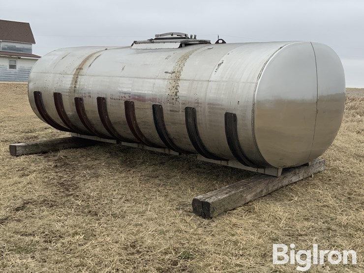 3300-gallon-horizontal-stainless-steel-fertilizer-tank-image-7