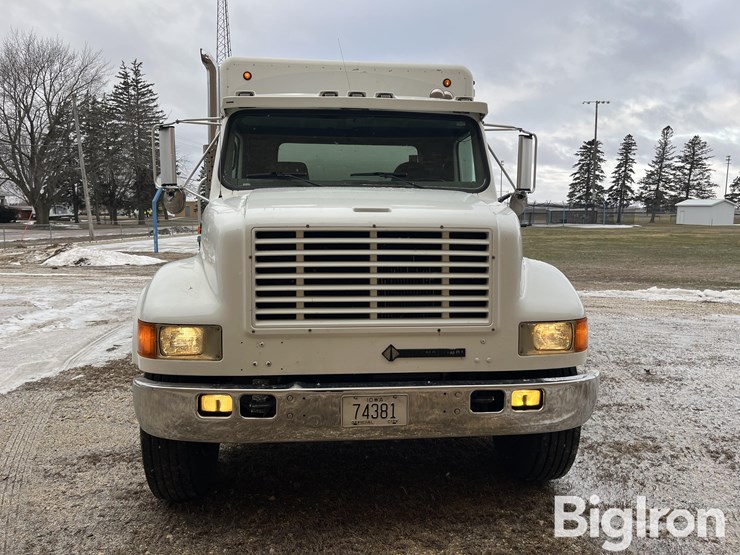 2000-international-4900-image-2