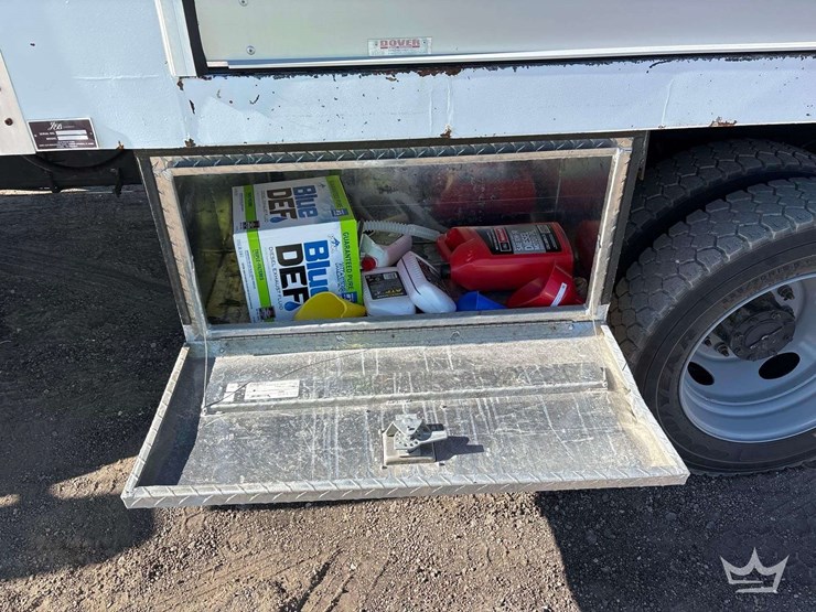 2017-ford-f550-image-26