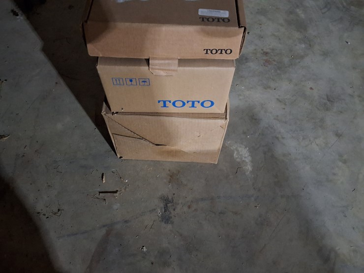 #311-•-toto-brand-motion-sensor-flush-valve-and-faucet-with-controller-image-1