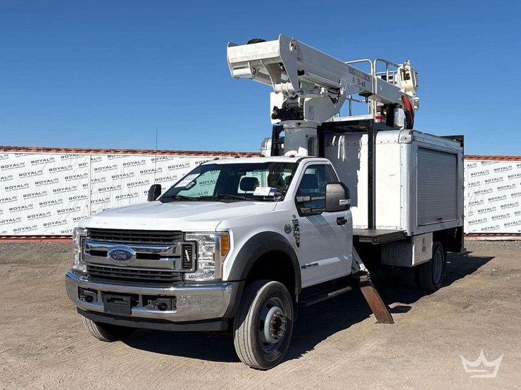 2017-ford-f550-image-2