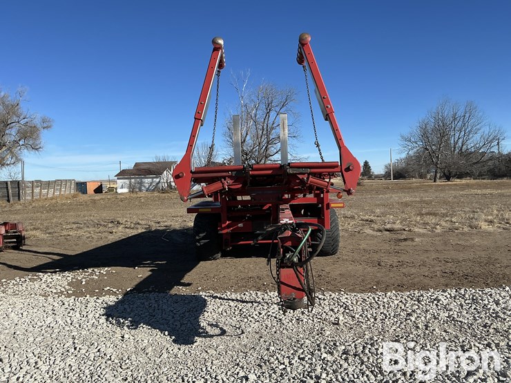 morris-pro-ag-k16-pull-type-large-square-bale-stacker-image-2