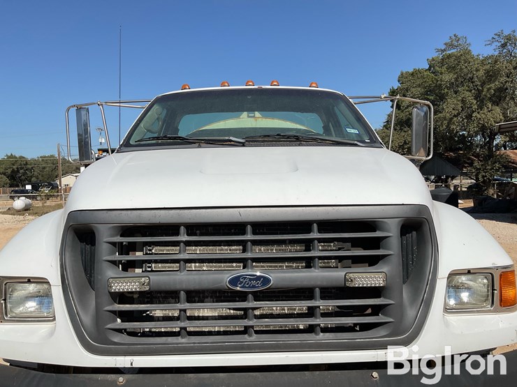 2000-ford-f650-image-15