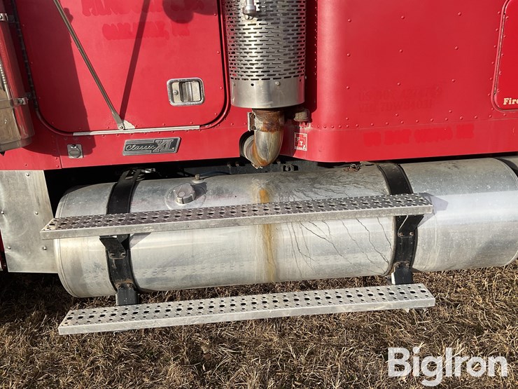 2007-freightliner-fld132-classic-xl-image-16