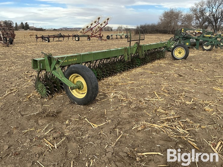 john-deere-400-image-3