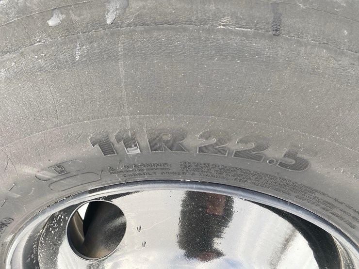 2001-case-ih-4900-image-32