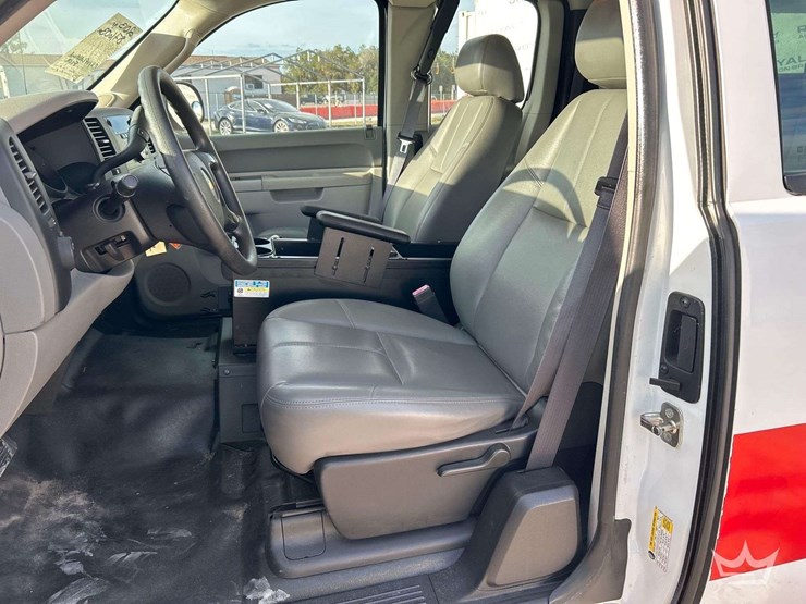 2013-chevrolet-silverado-1500-image-14