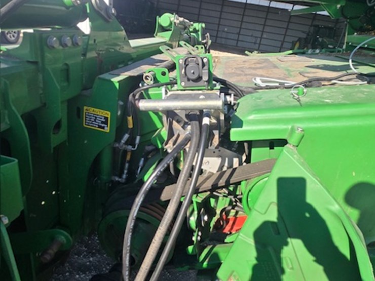 2021-john-deere-c12f-image-4