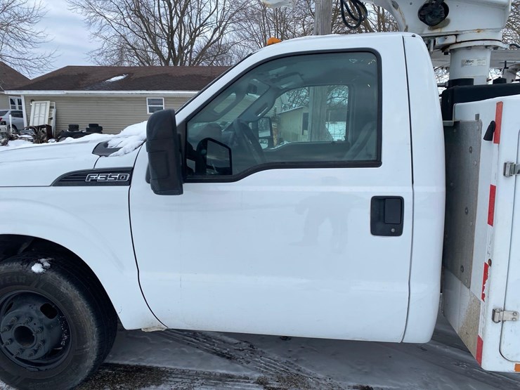 2014-ford-f350-sd-image-24