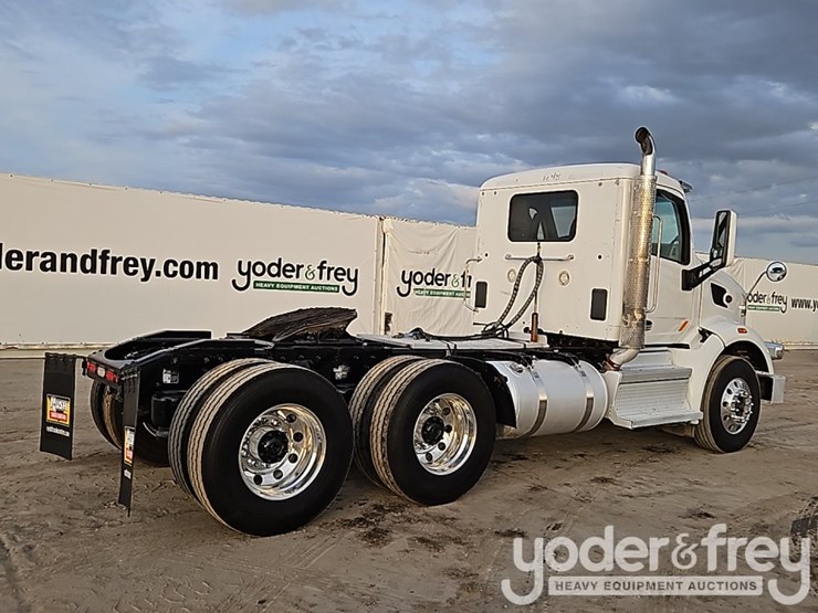 2020-peterbilt-567-image-5