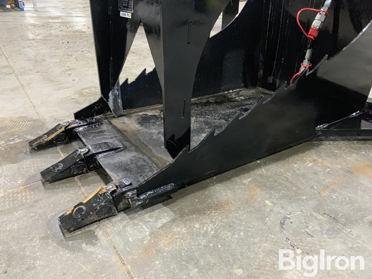 2025-giyi-sgb20-skid-steer-stump-grab-bucket-image-19