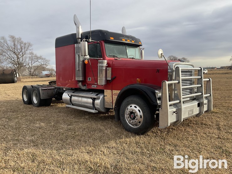 2007-freightliner-fld132-classic-xl-image-3