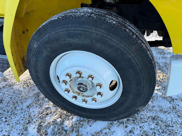 1984-freightliner-fl70-image-17