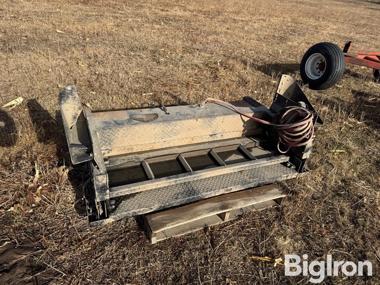 tommy-gate-tailgate-lift-image-2