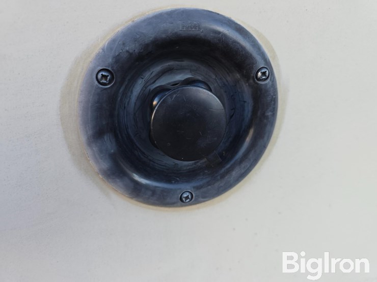 2015-keystone-bullet-272bhs-travel-trailer-image-17