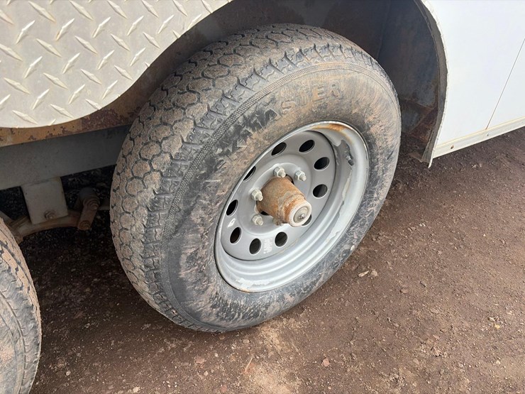 2015-stealth-enclosed-trailer-image-12