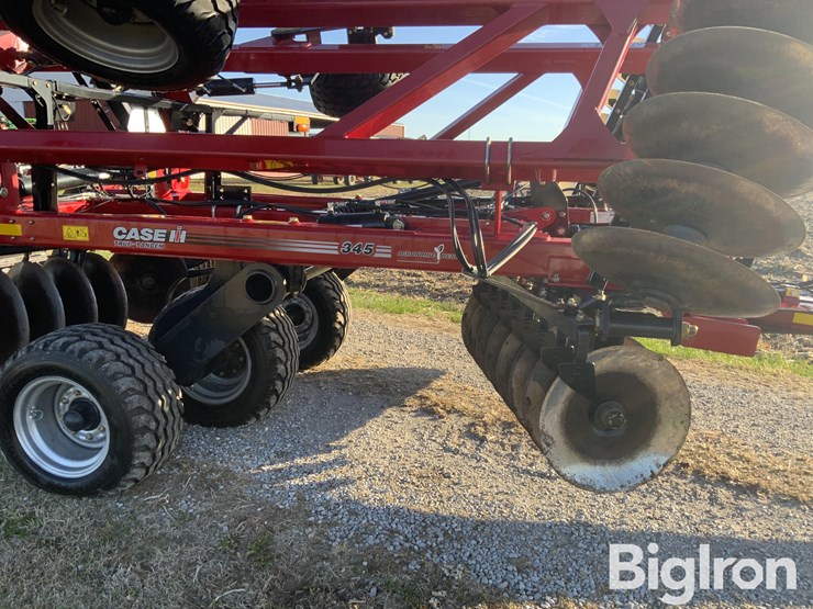 2020-case-ih-345-image-16
