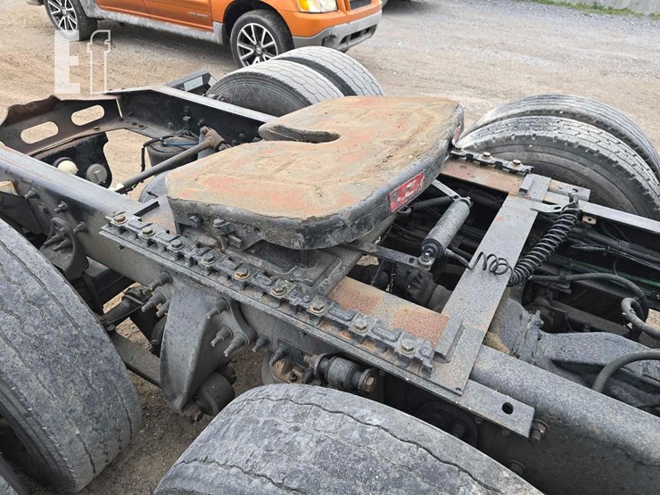 2016-freightliner-cascadia-125-image-11