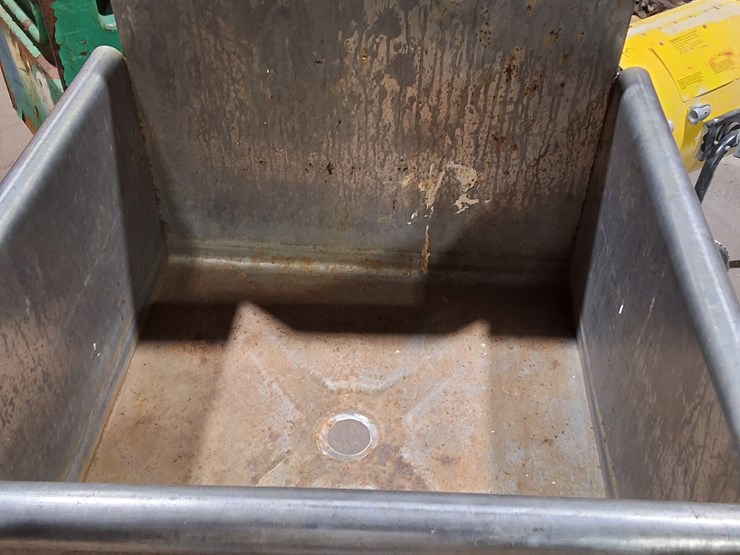 #331-•-stainless-steel-sink-image-2