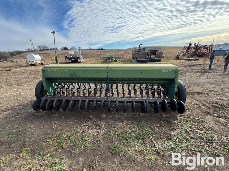 john-deere-8200-image-6