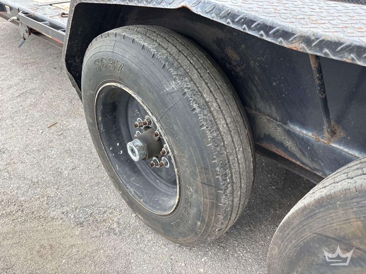 2017-load-trail-3.5-ton-t/a-equipment-tilt-trailer-image-6