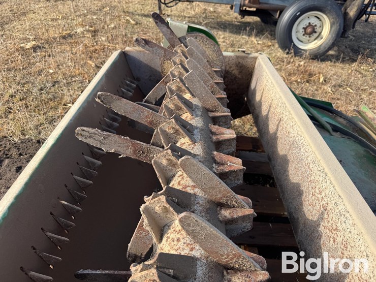 combine-chopper-spreader-image-11