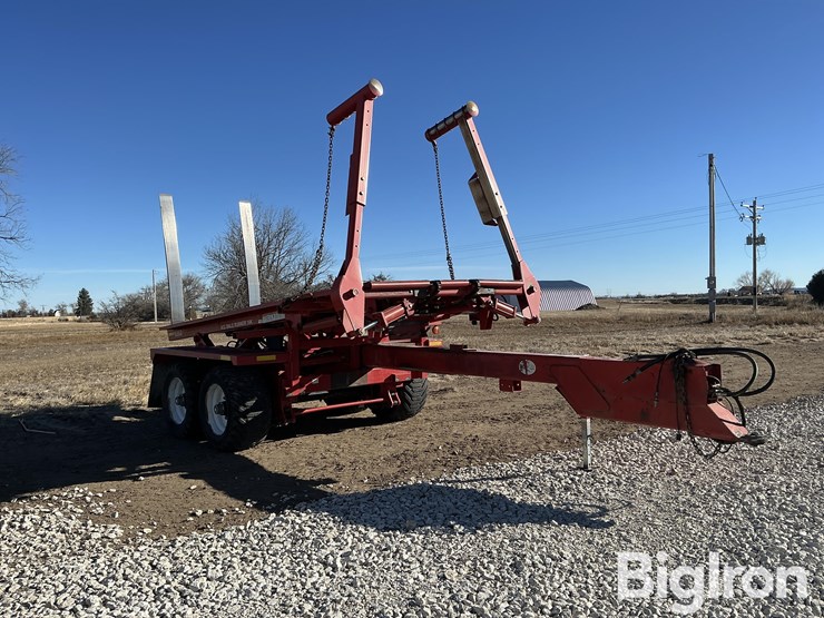 morris-pro-ag-k16-pull-type-large-square-bale-stacker-image-3