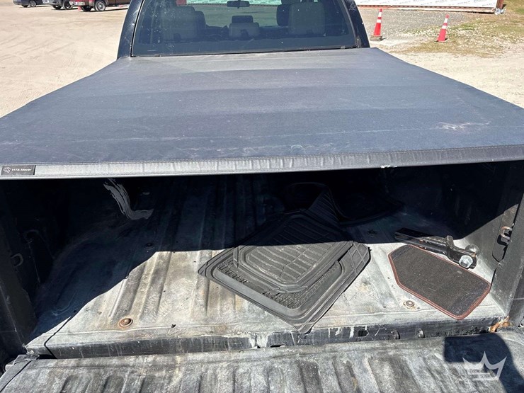 2012-toyota-tundra-sr5-image-7