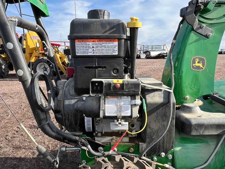 john-deere-1330se-snowblower-image-12