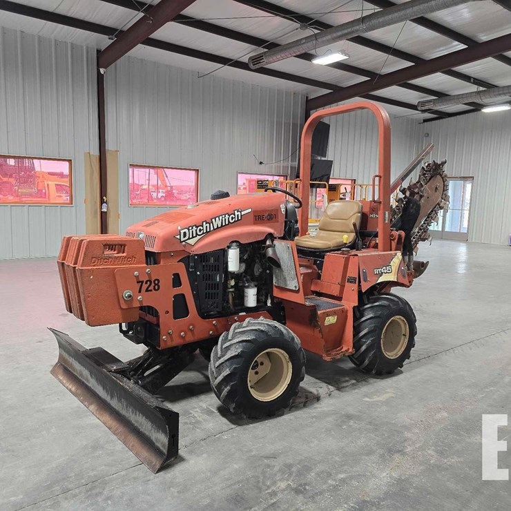 2015 DITCH WITCH RT45