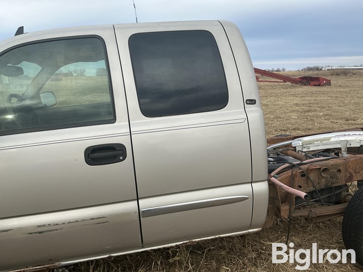 2006-gmc-sierra-2500-image-15