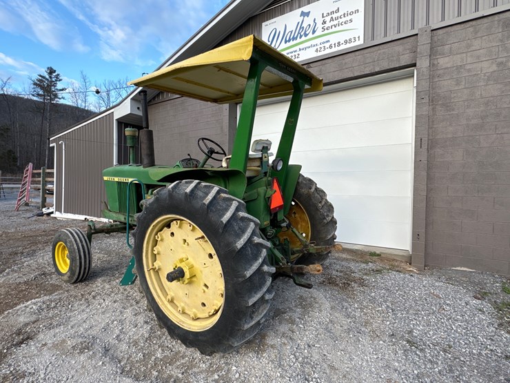 john-deere-3020-image-2