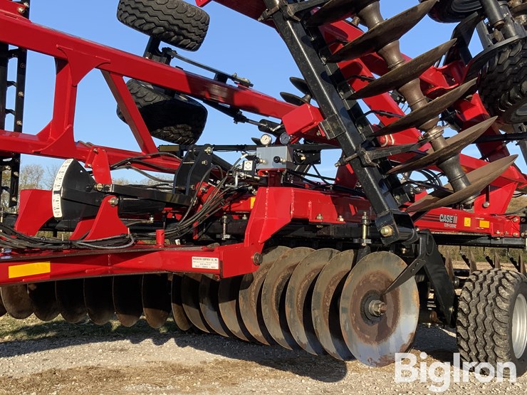 2020-case-ih-345-image-12