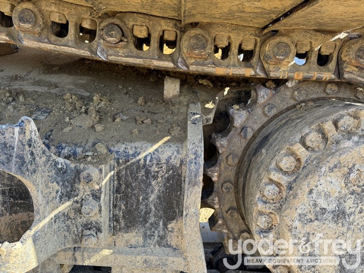 caterpillar-349-image-8