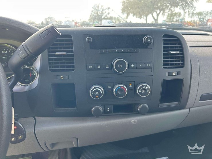 2012-chevrolet-silverado-2500-image-15