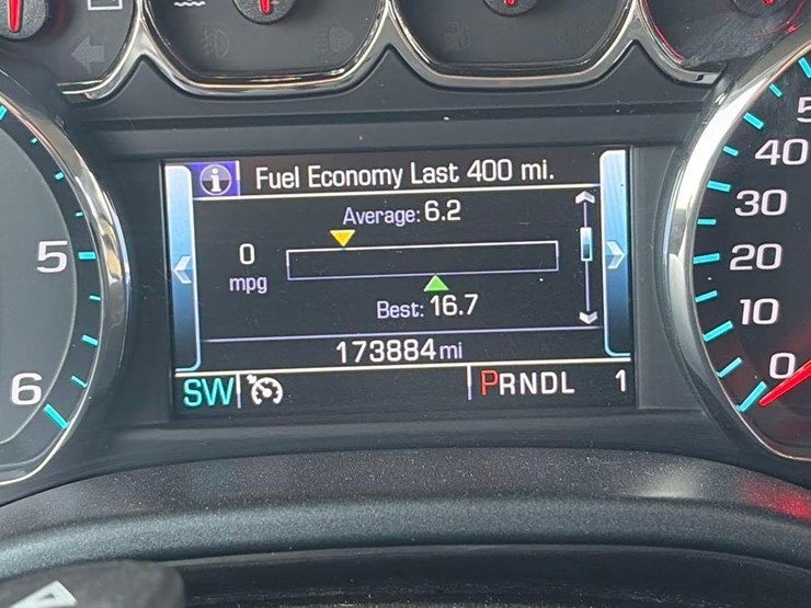 2018-chevrolet-k2500-image-3