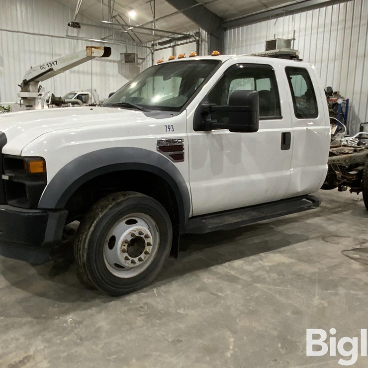 2008 FORD F550 XL