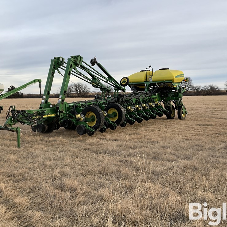 2005 JOHN DEERE 1770NT CCS