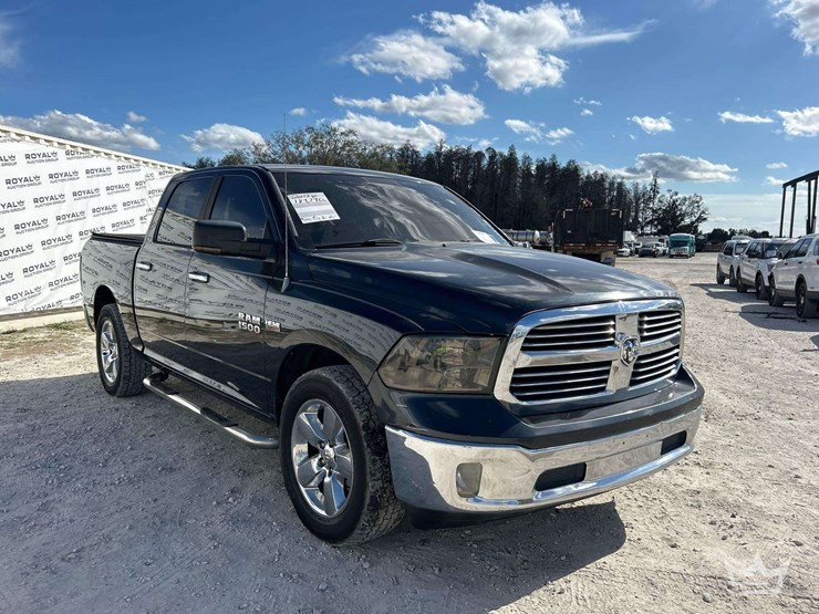 2013-dodge-1500-image-2