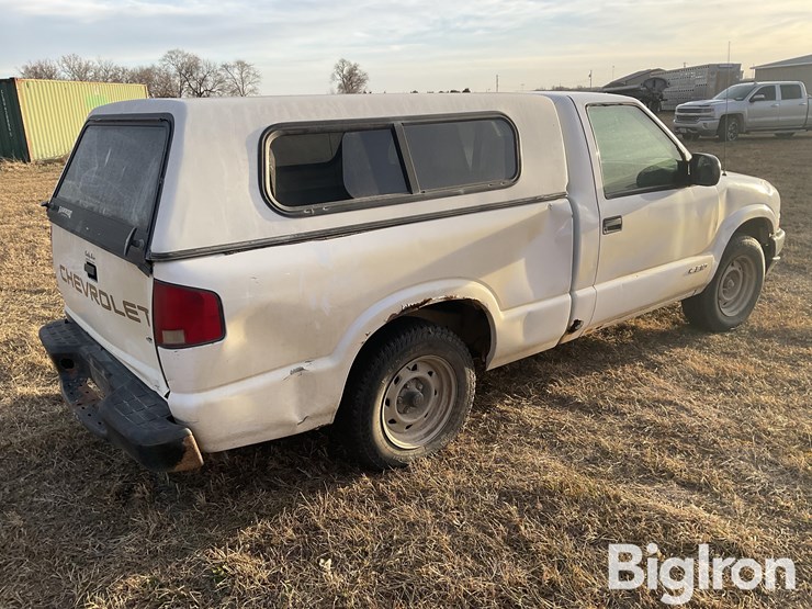 2002-chevrolet-s10-image-5