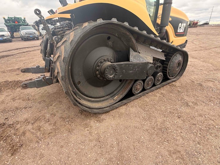 2005-challenger-55-track-tractor-image-36
