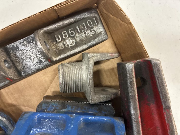 #115313-•-box-of-misc-image-7