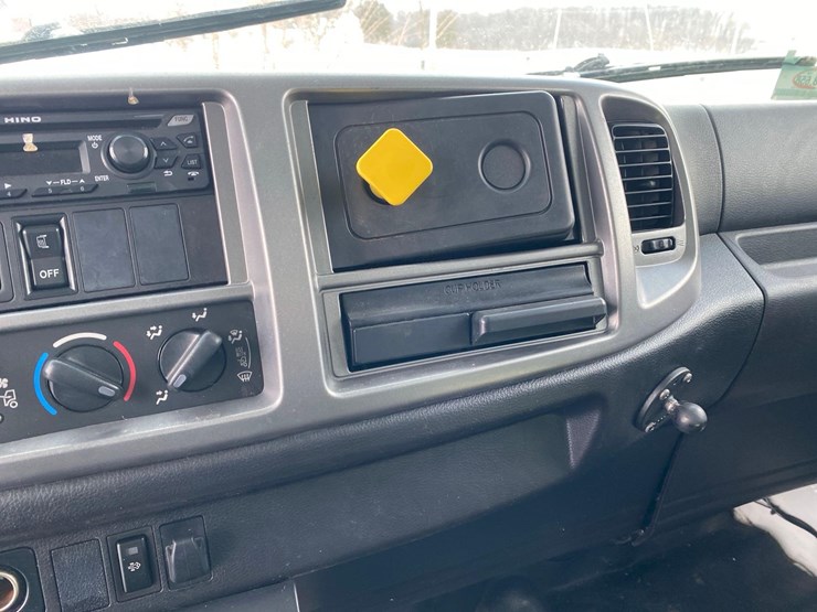 2018-hino-338-image-31